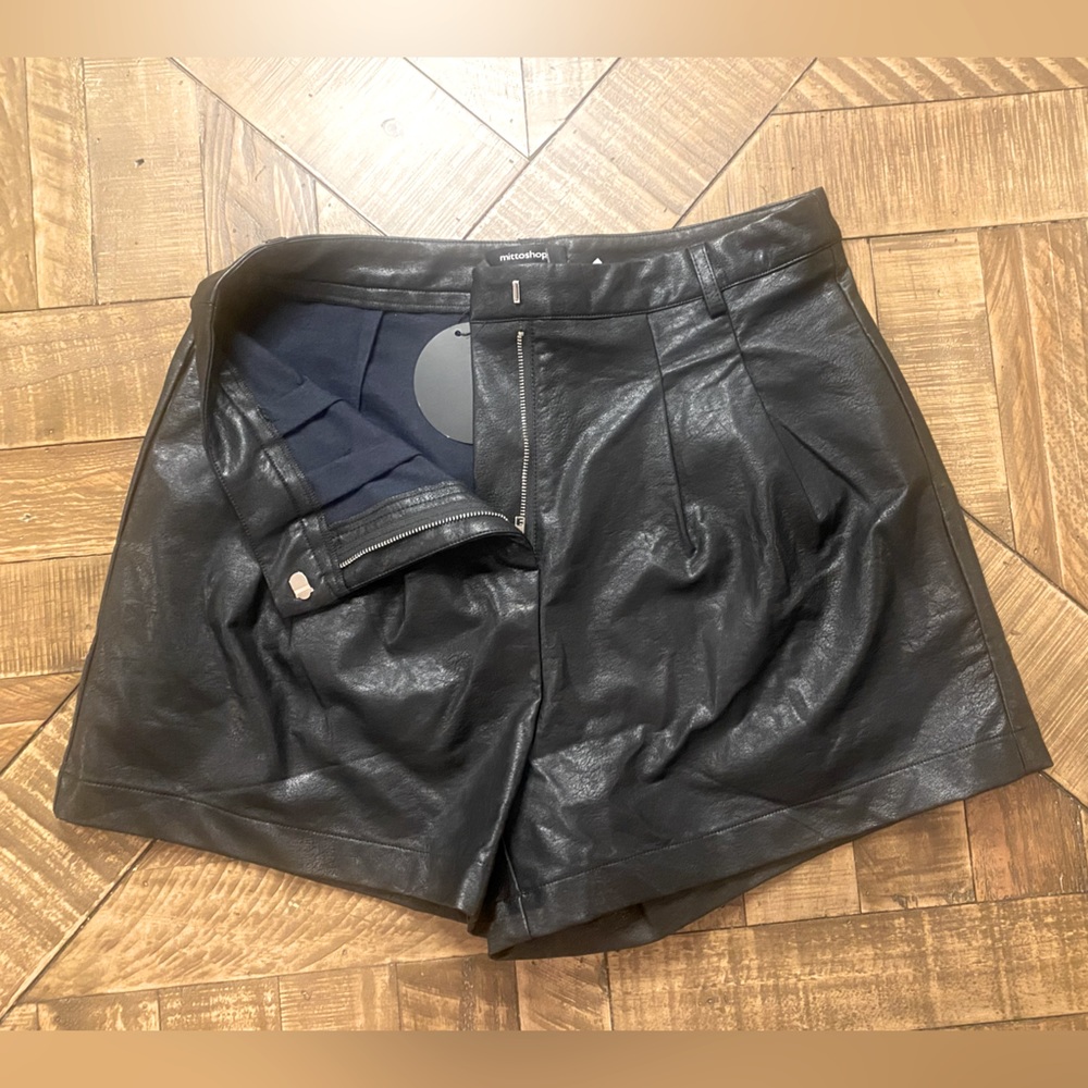 Mittoshop High Rise Faux Leather Shorts